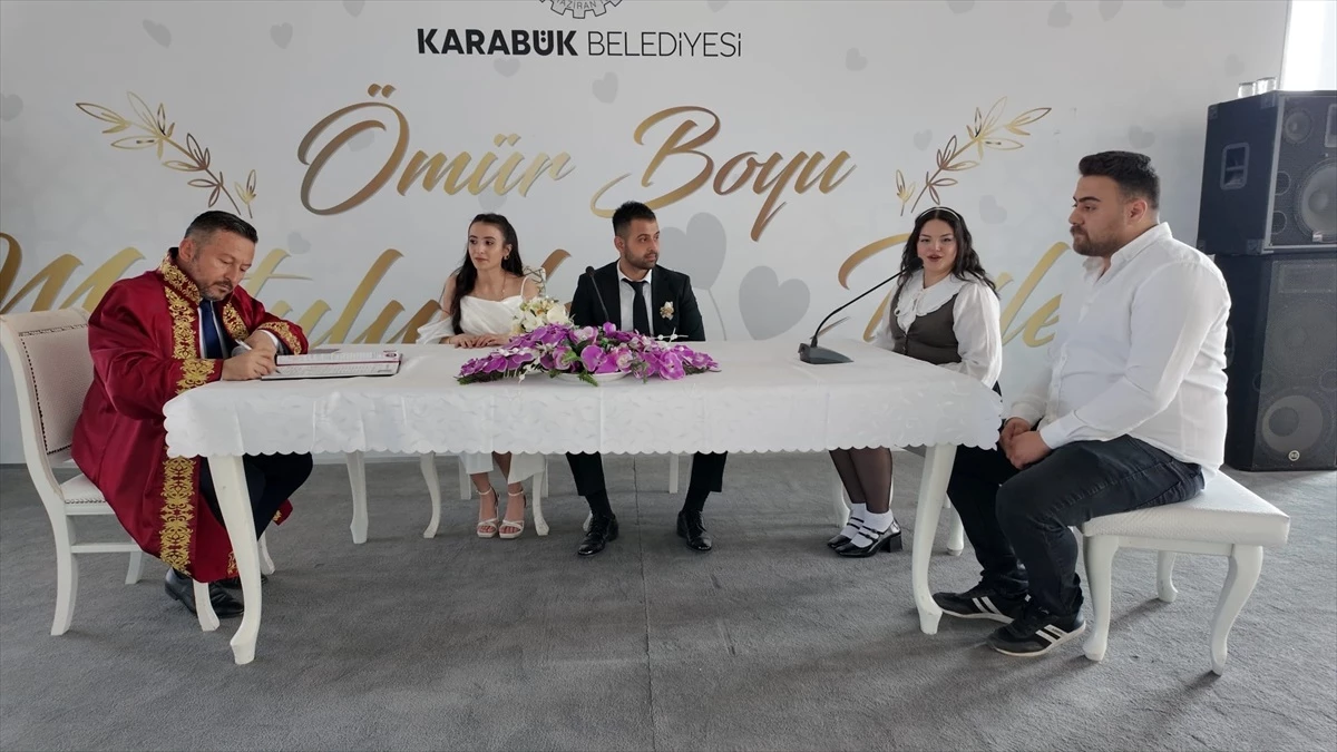Karabük\'te 29 Şubat\'ta nikah masasına oturdular