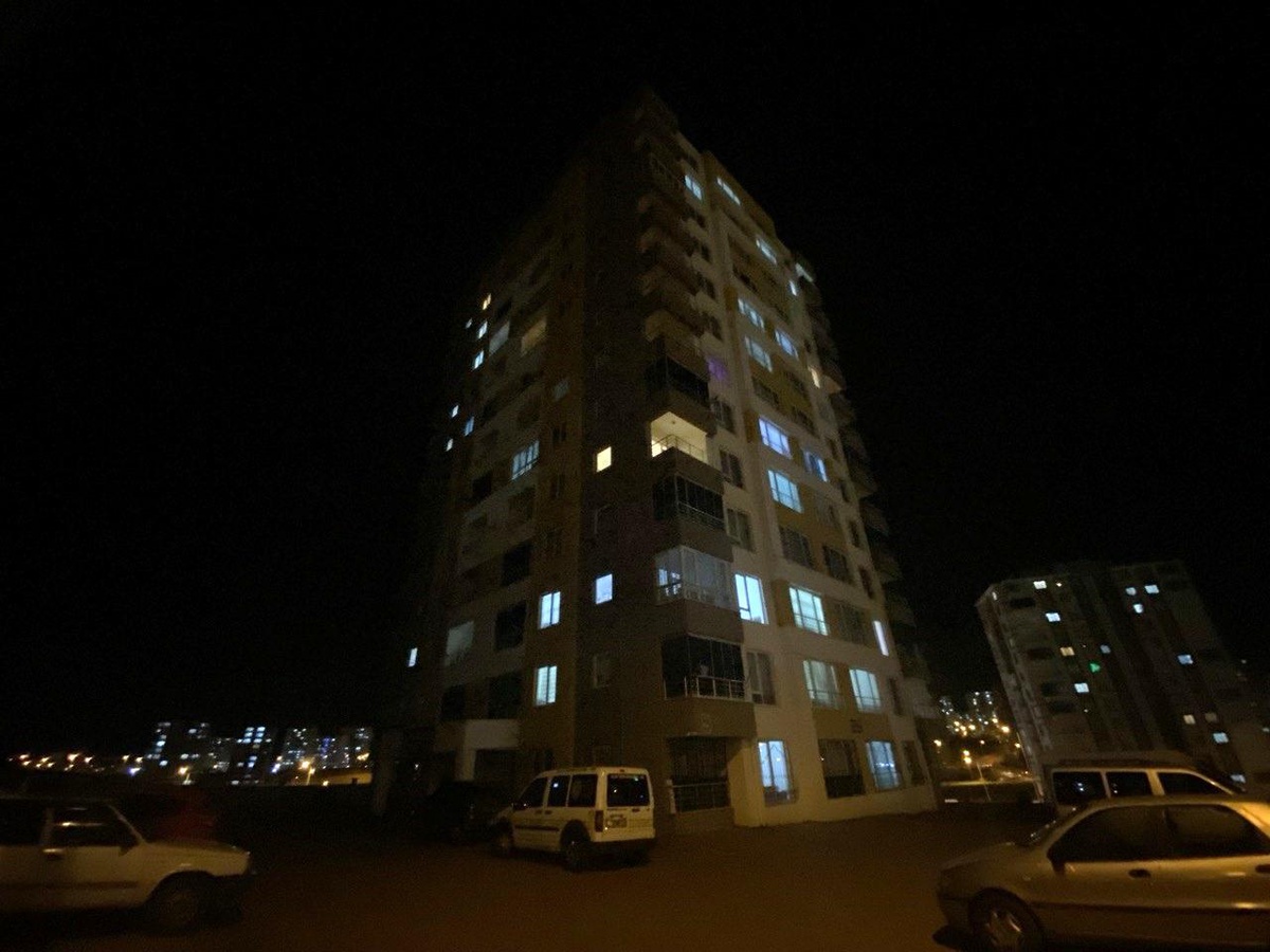 Kayseri\'de 6. kattan düşen genç hayatını kaybetti