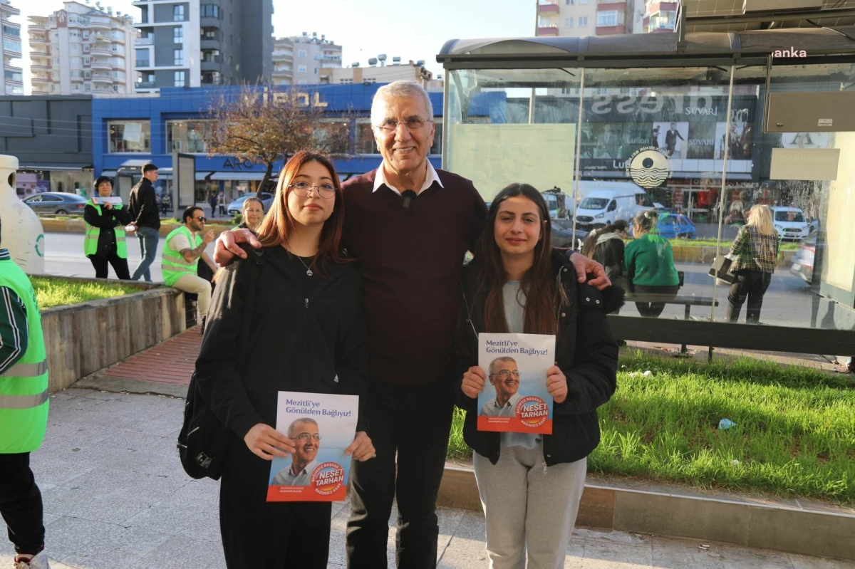 Mezitli Belediye Başkanı Neşet Tarhan, GMK Bulvarı\'nda esnaf ve vatandaşlarla buluştu