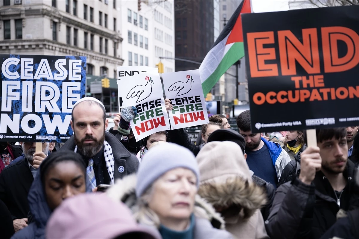 New York\'ta Filistin Destekçileri İsrail\'e Karşı Eylem Başlattı