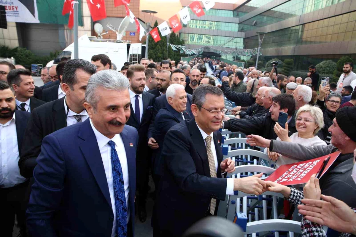 CHP Genel Başkanı Özgür Özel, Bursa\'da Emeklileri Tahrik Etmek Suçlamasına Yanıt Verdi
