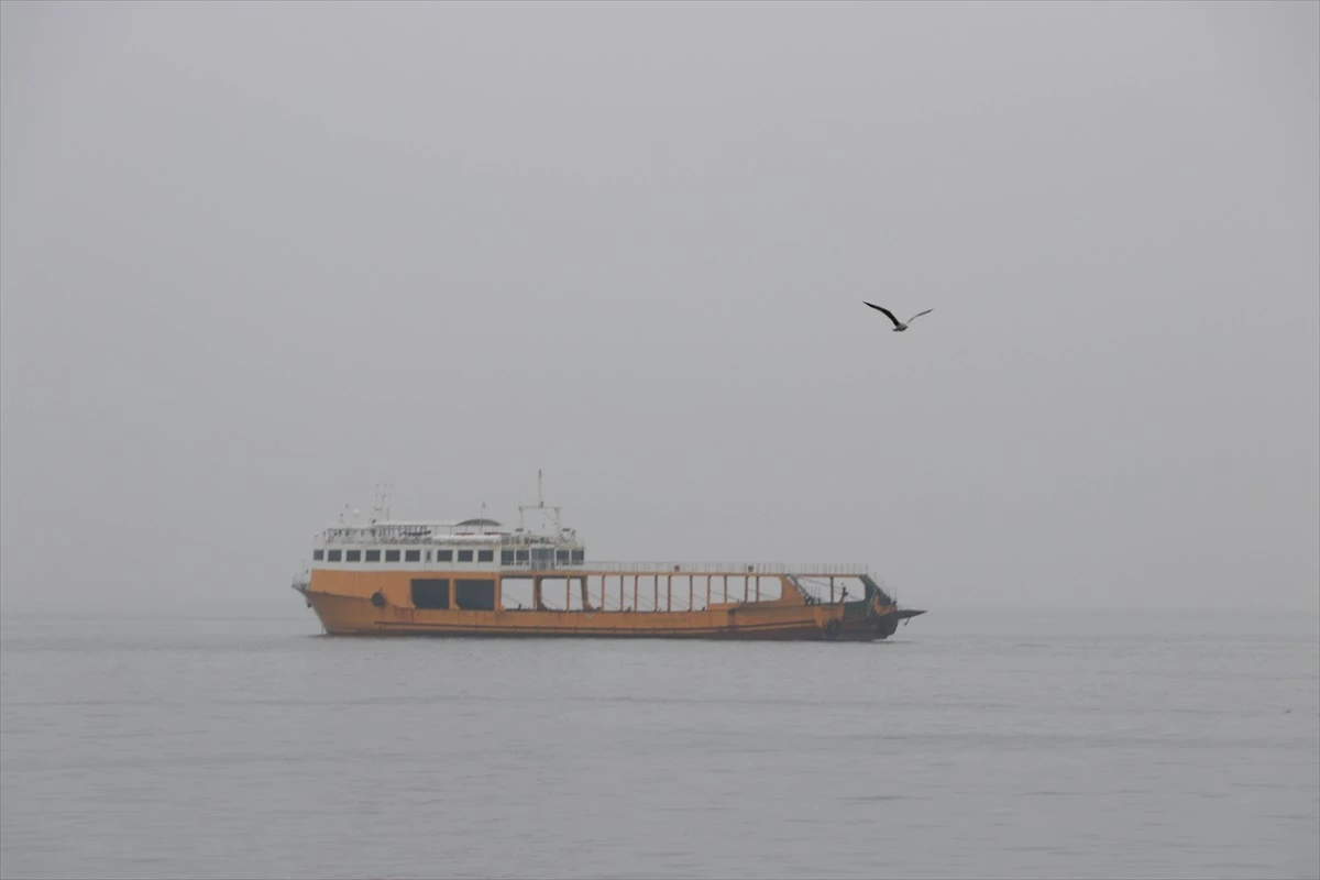 Tekirdağ\'da etkili sis deniz ulaşımında aksamalara yol açtı