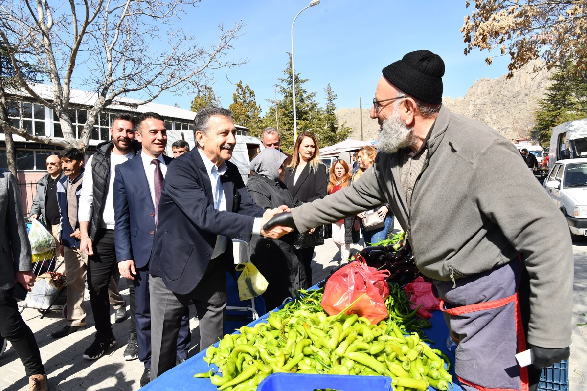 Tepebaşı Belediye Başkanı Ahmet Ataç, Sivrihisar\'da Esnaf ve Vatandaşlarla Buluştu