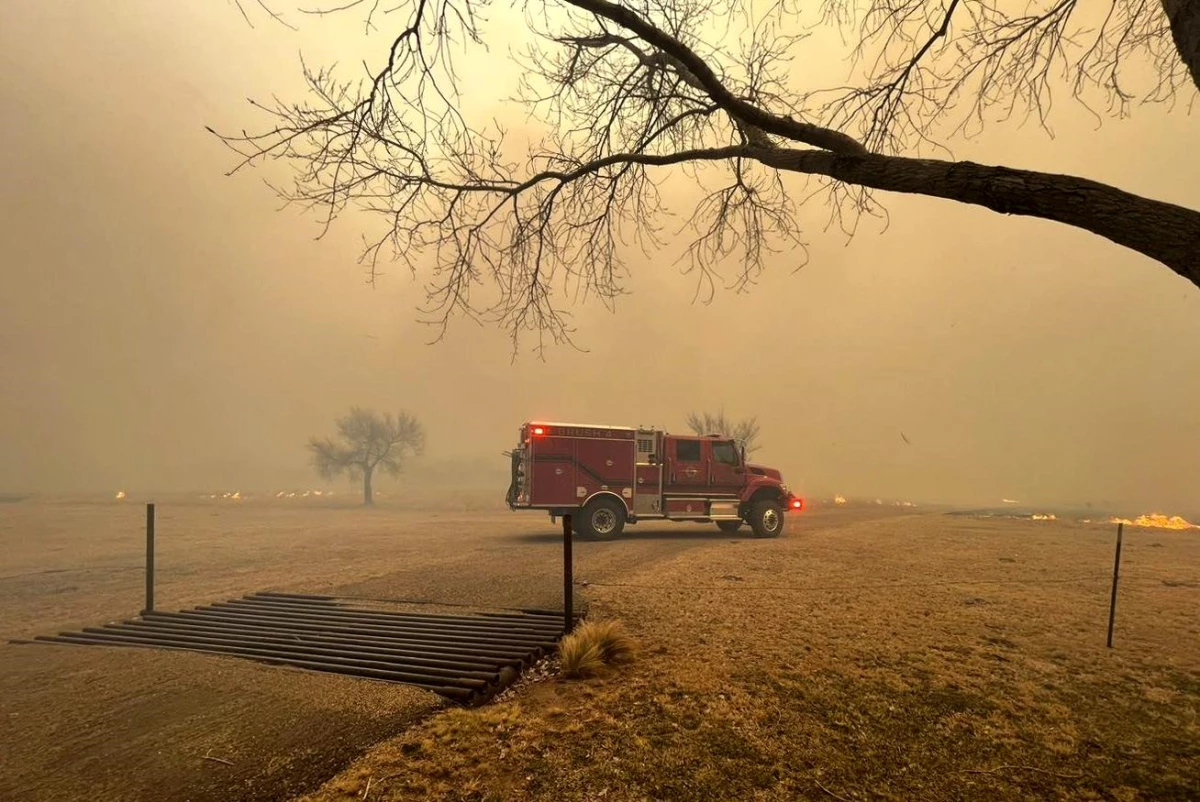 ABD\'nin Texas Eyaletinde Devam Eden Orman Yangınlarında 1 Kişi Hayatını Kaybetti, 1 Milyon Dönümlük Alan Küle Döndü