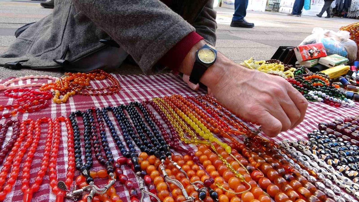Bedensel Engelli Adam Seyyar Tezgahında Geçimini Sağlıyor