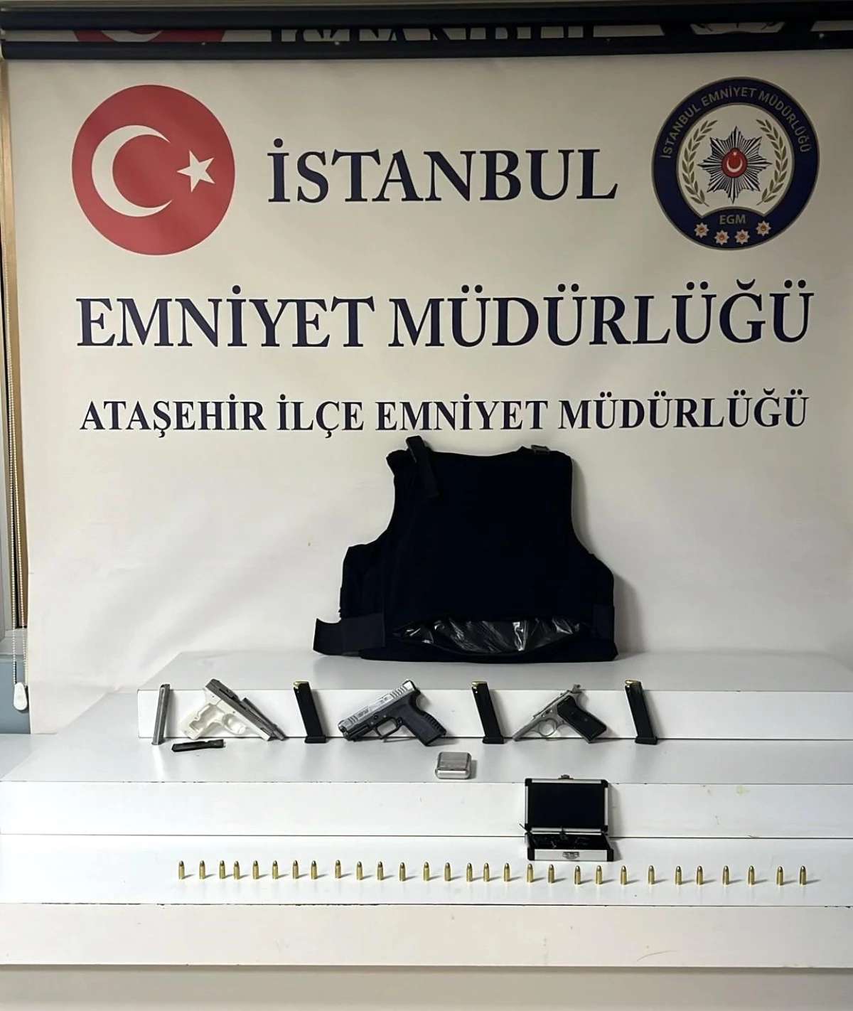 Ataşehir\'de kaçak silah imalatı yapılan adreste top mermisi bulundu