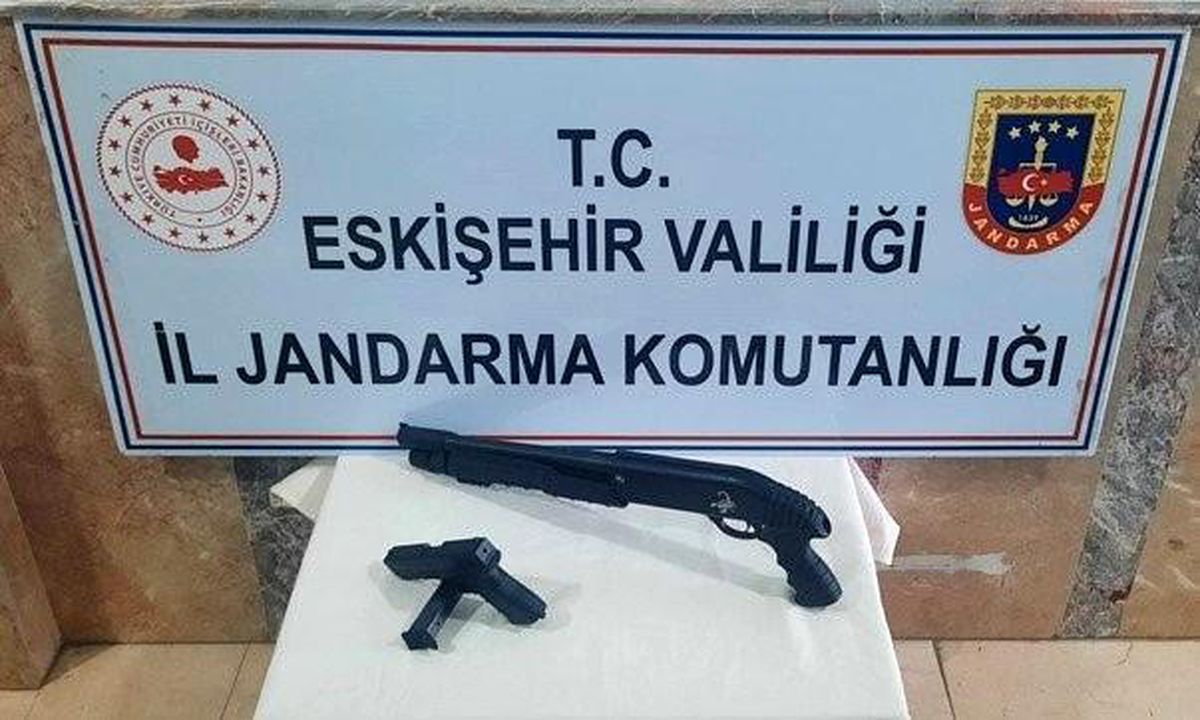 Eskişehir\'de Ateşli Silah Operasyonu: 7 Şahıs Yakalandı, 1 Tutuklama