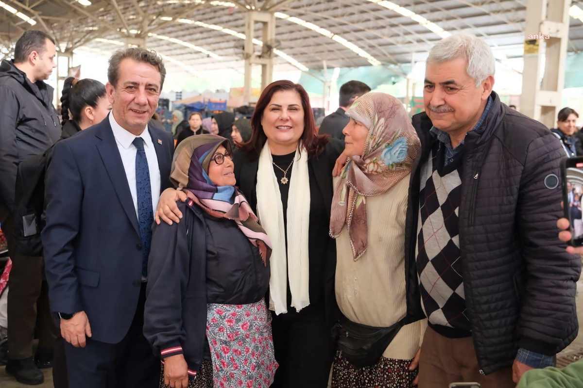 Aydın Büyükşehir Belediye Başkanı Çerçioğlu, Fatih Pazar Yeri\'nde Vatandaşlarla Buluştu
