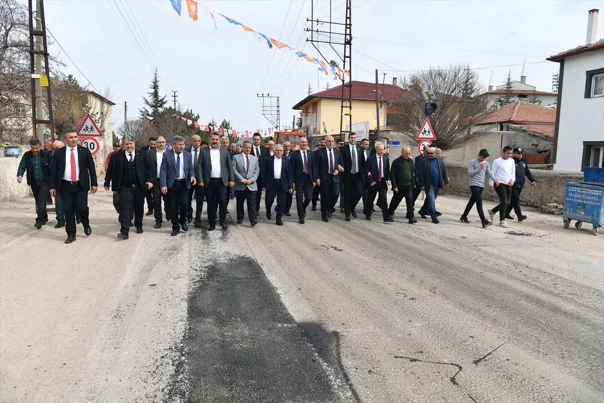 Kayseri Büyükşehir Belediye Başkanı Memduh Büyükkılıç, Felahiye\'de temel atma törenine katıldı