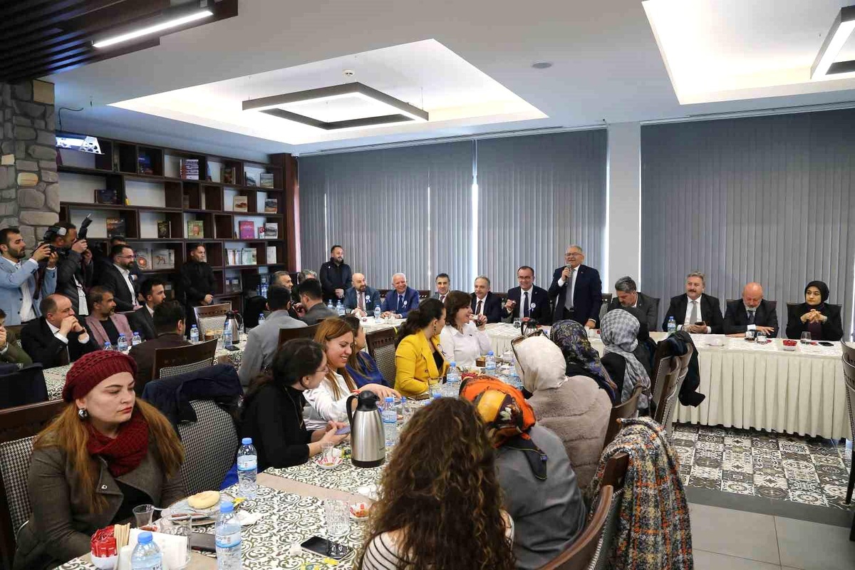 Başkan Büyükkılıç, Kayseri Serbest Muhasebeci Mali Müşavirler Odası ile buluştu