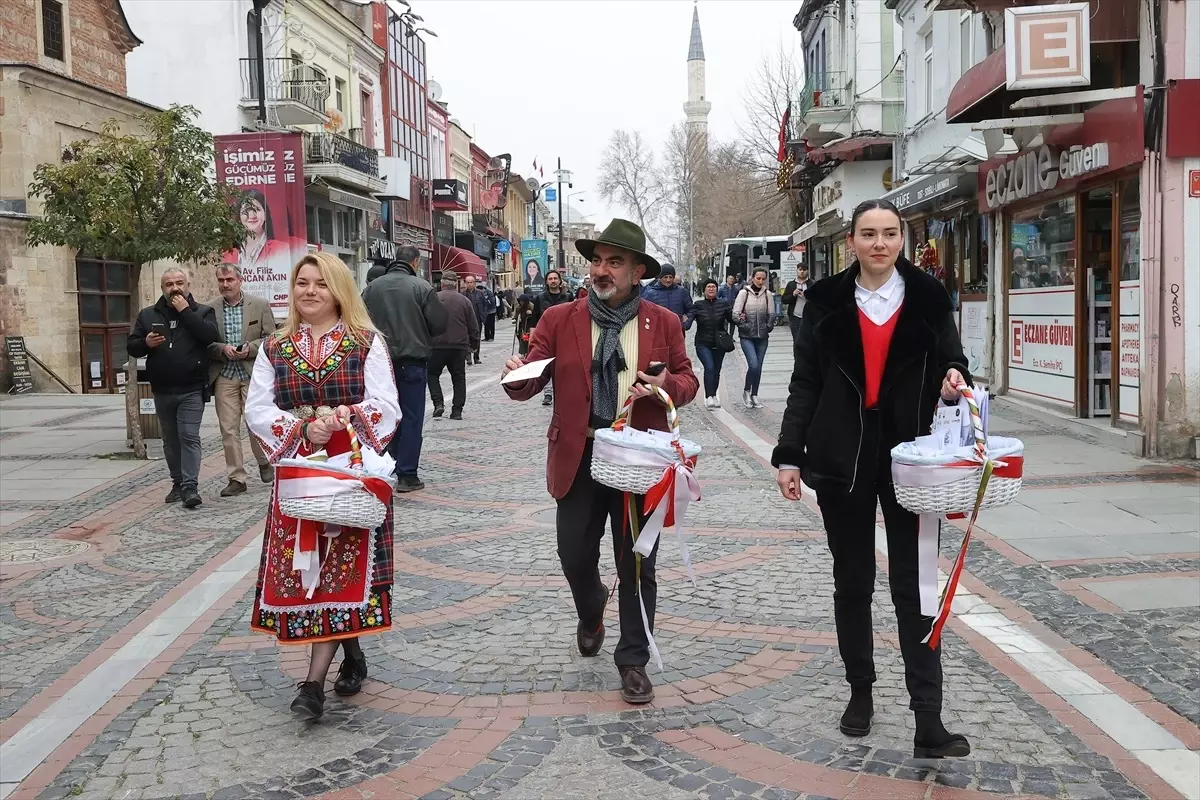 Bulgaristan\'ın Edirne Başkonsolosluğu Marteniçka Bilekliği Dağıttı