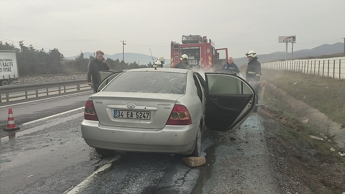Orhangazi\'de Otomobil Yangını