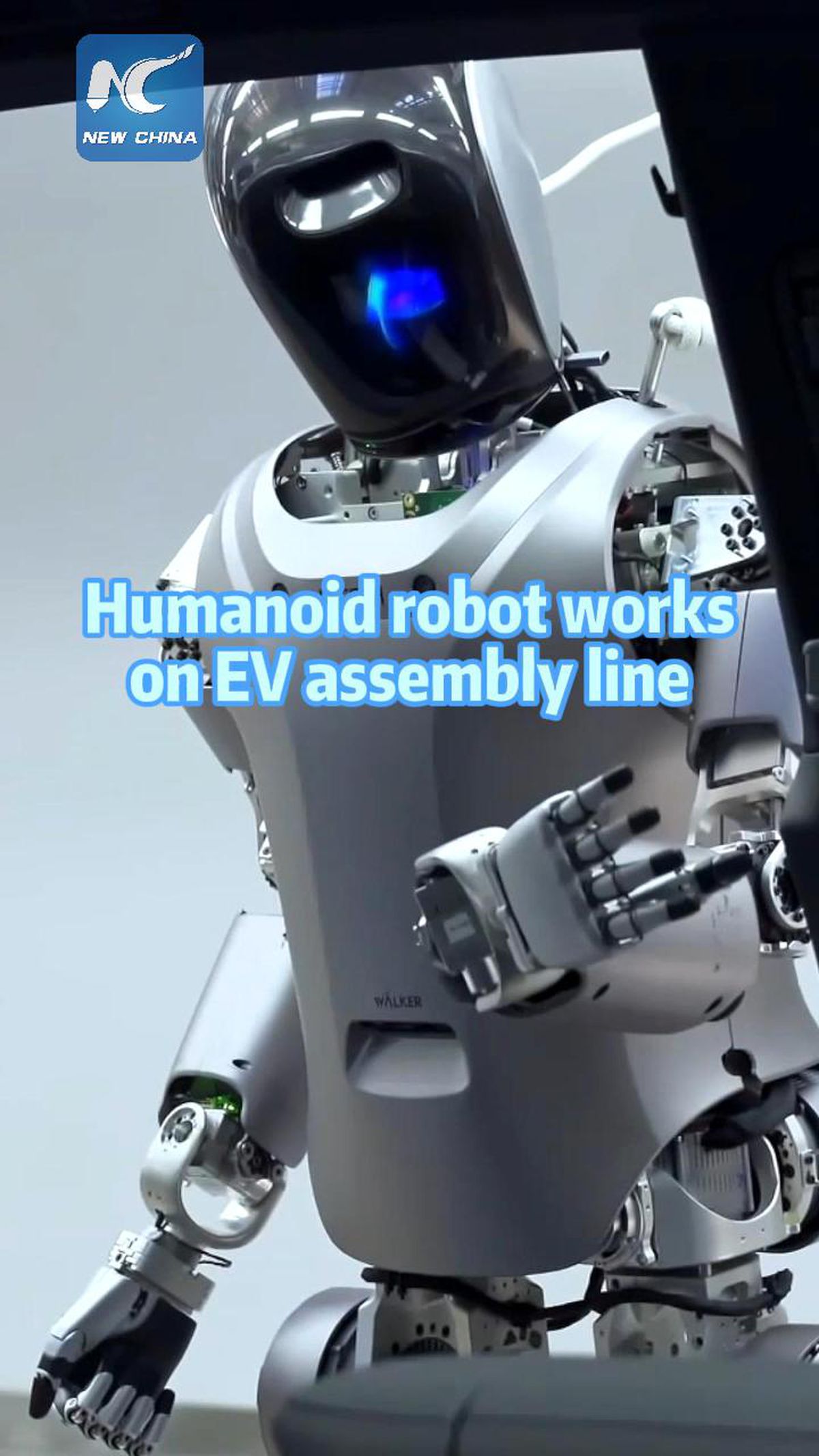 Çin\'de Montaj Hattında Çalışan İnsani Robotun Görüntüleri