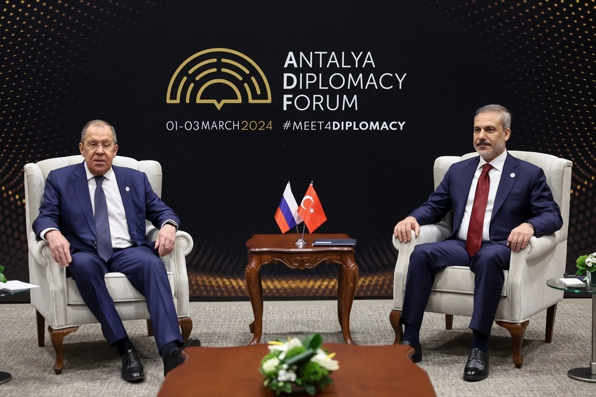 Dışişleri Bakanı Hakan Fidan, Rusya Dışişleri Bakanı Sergey Lavrov ile Antalya\'da görüştü