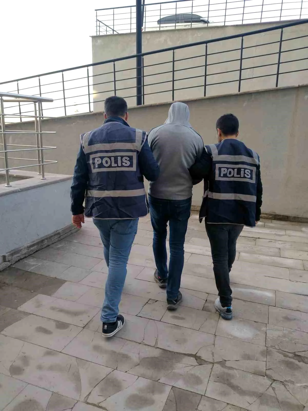 Elazığ\'da 17 zanlı, toplamda 91 yıl 86 ay kesinleşmiş hapis cezasıyla yakalandı