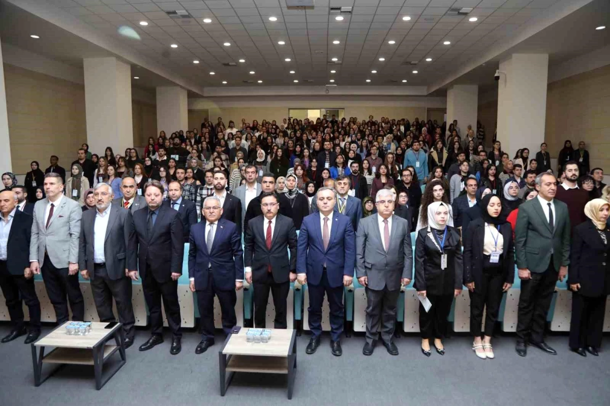 Kayseri\'de Sağlık ve Yaşam Bilimleri Öğrenci Kongresi Düzenlendi