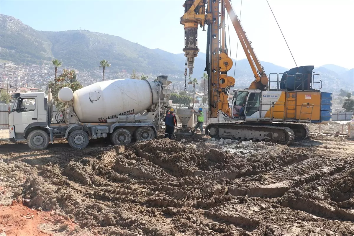 Hatay Valisi Mustafa Masatlı, depremden etkilenen tarihi yapılardaki çalışmaları değerlendirdi