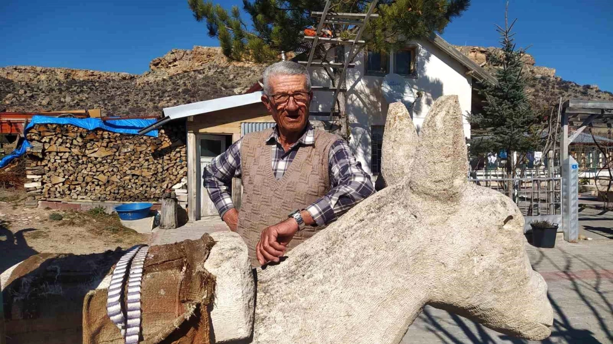 Emekli Ahmet Uludağ, taşları sanat eserine dönüştürüyor