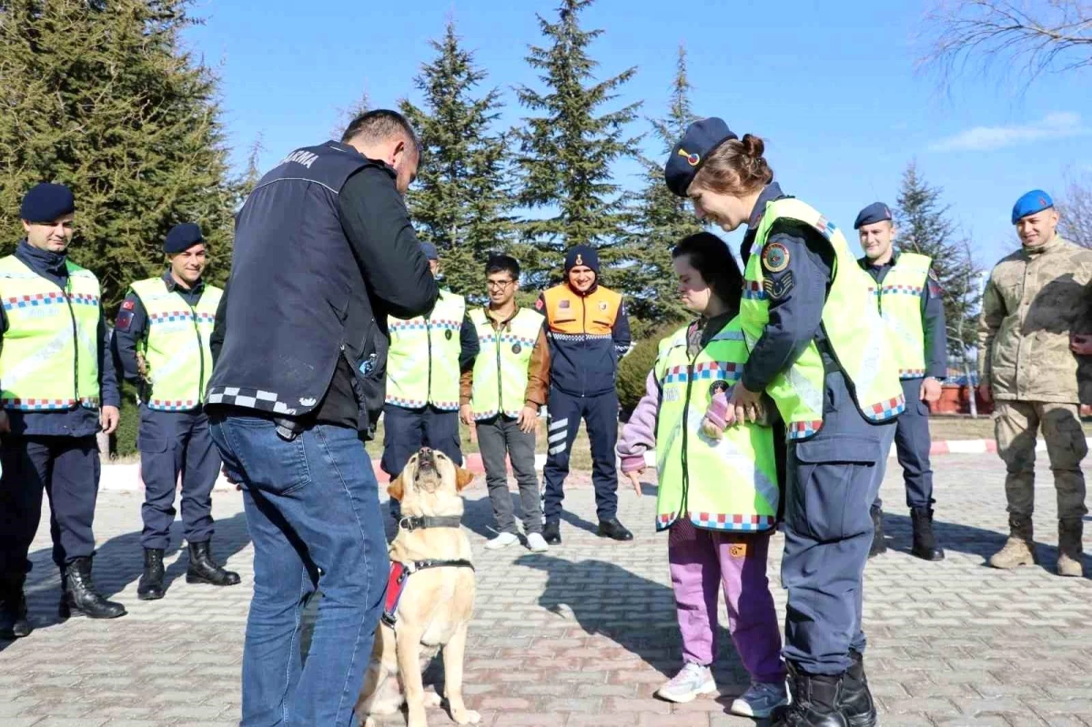 Kırşehir İl Jandarma Komutanlığı Özel Gereksinimli Misafirleri Ağırladı