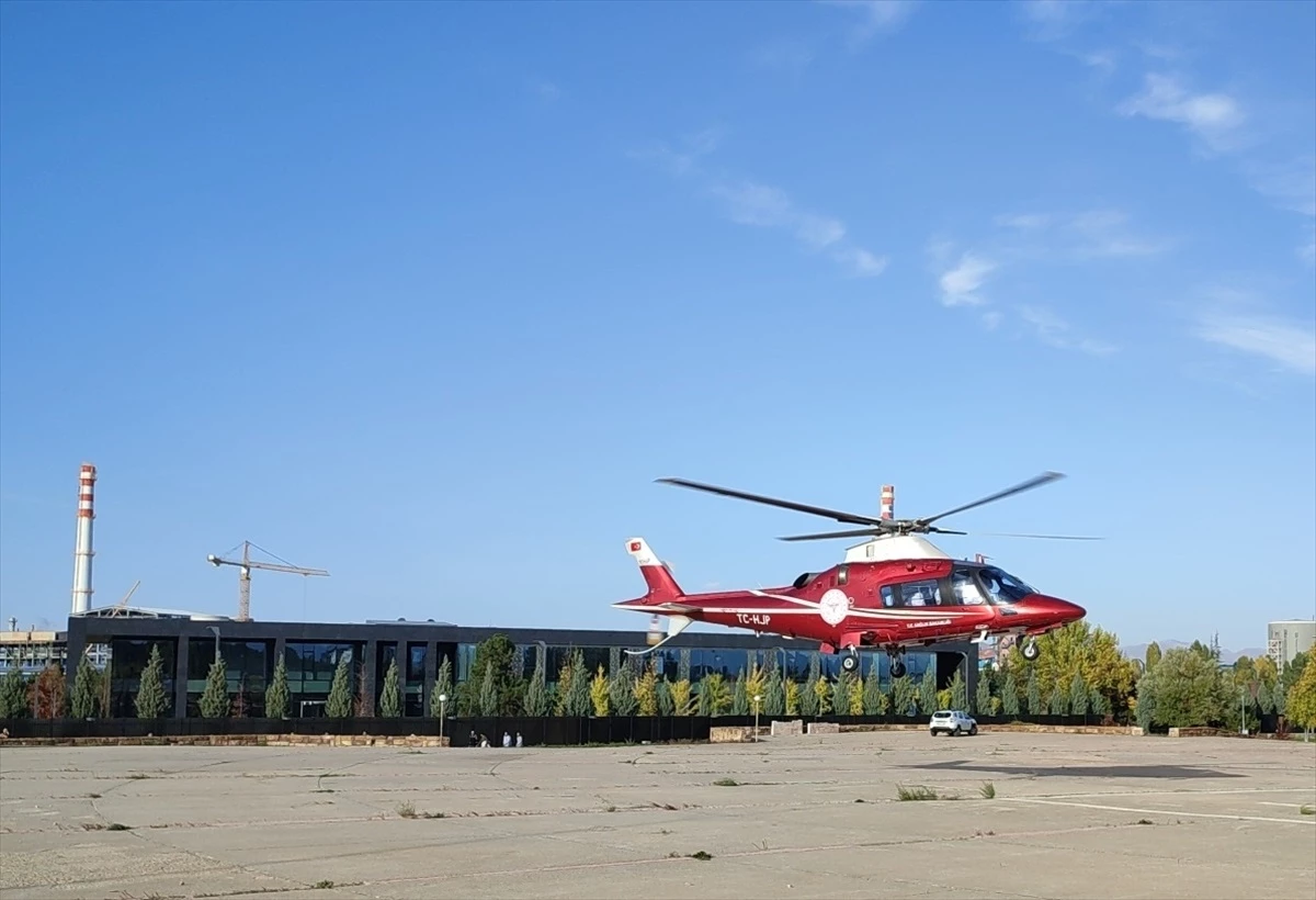 Solunum Sıkıntısı Çeken Bebek Ambulans Helikopterle Hastaneye Götürüldü