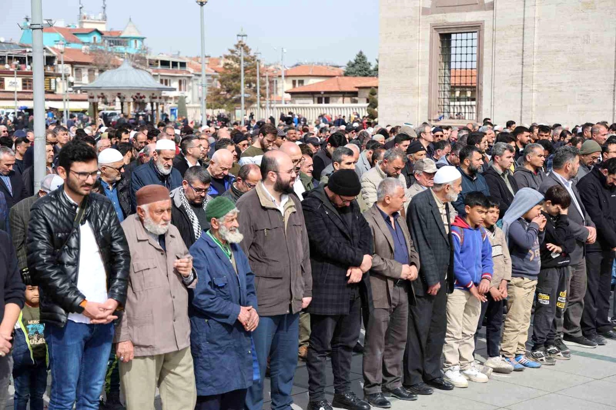 Konya\'da Filistinliler için gıyabi cenaze namazı kılındı