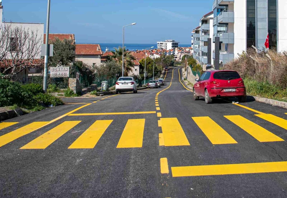 Kuşadası Belediyesi Yeni Yollar İnşa Ediyor