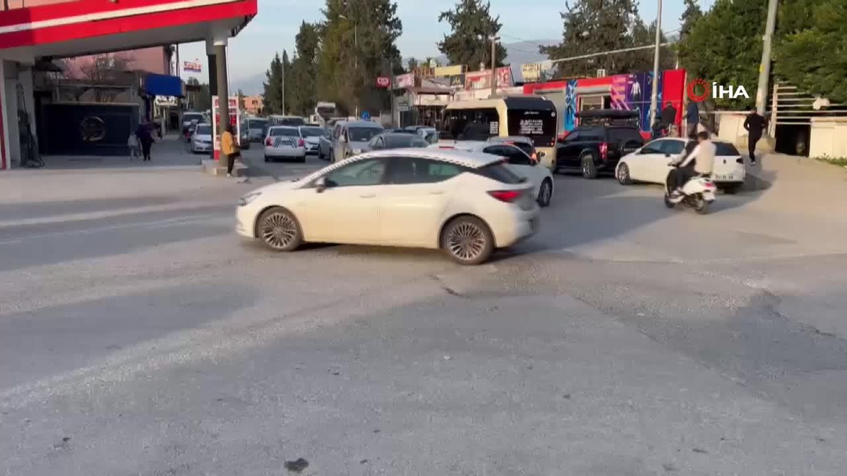 Minibüsün çarptığı yaşlı kadın feci şekilde can verdi... O anlar kamerada