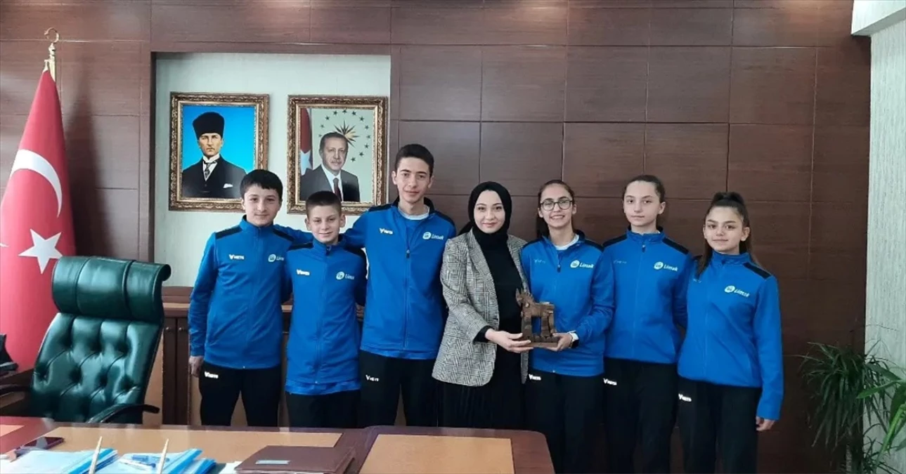 Pınarhisar Kaymakamı başarılı sporcuları kabul etti