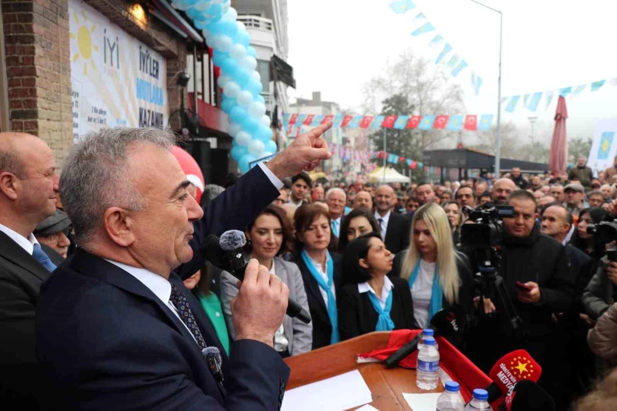 İYİ Parti Kdz. Ereğli Belediye Başkan Adayı Murat Sesli\'nin Seçim Bürosu Açılışı Yoğun Katılımla Gerçekleşti