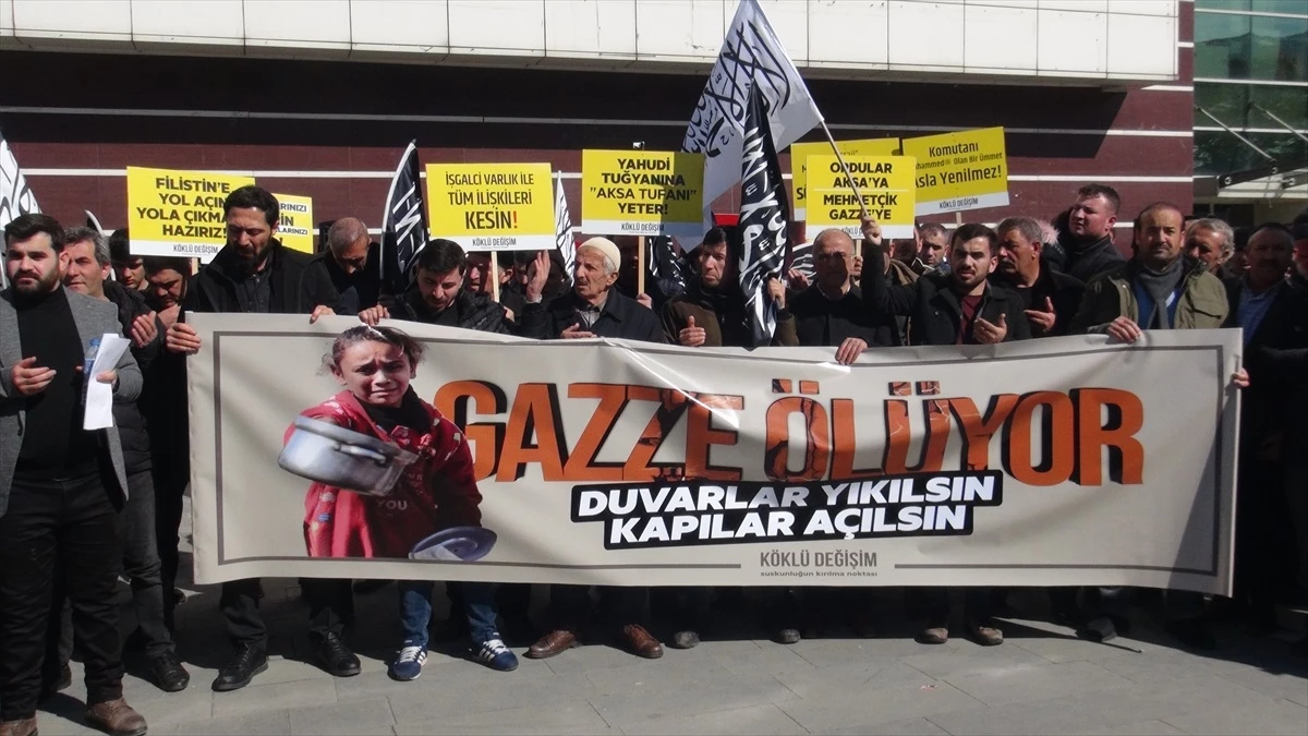 Tatvan\'da İsrail\'in Gazze\'ye yönelik saldırıları protesto edildi