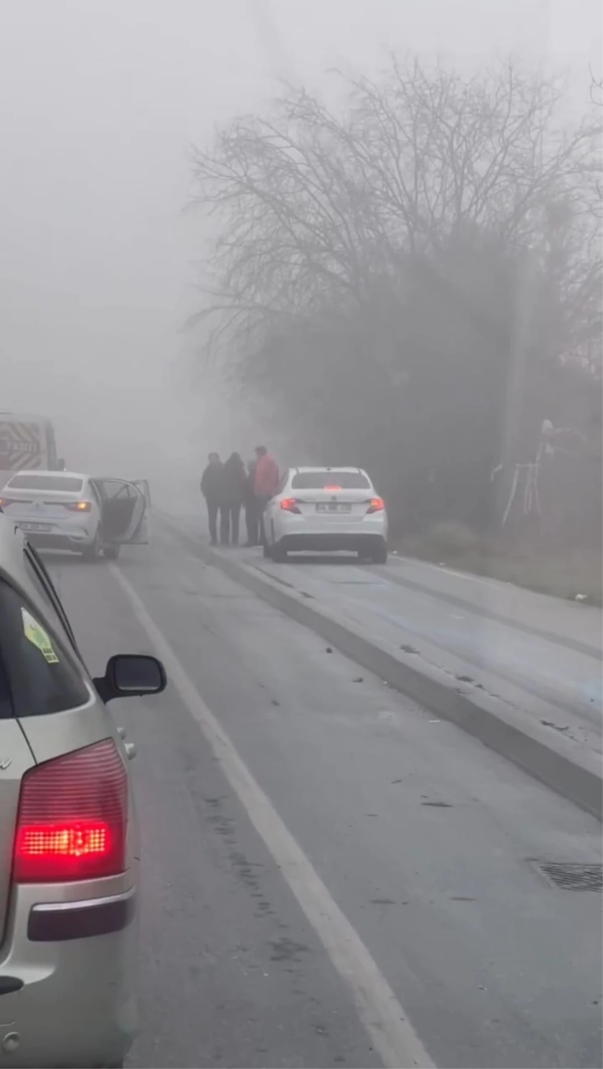 İstanbul trafiğinde yeni dönem! Kaldırıma çıkan sürücüler yayalardan yol istedi