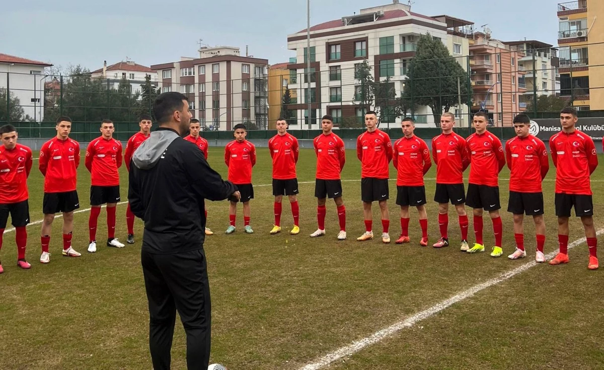 U15 Milli Futbol Takımı, Macaristan ile Manisa\'da özel maçlara hazırlanıyor