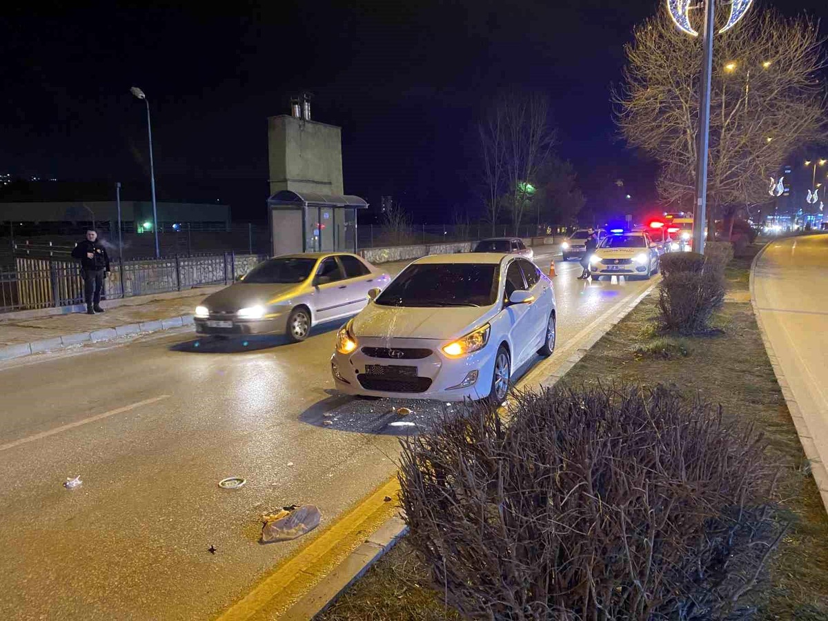 Kastamonu\'da Babaanne ve Torunu Otomobilin Çarpması Sonucu Yaralandı