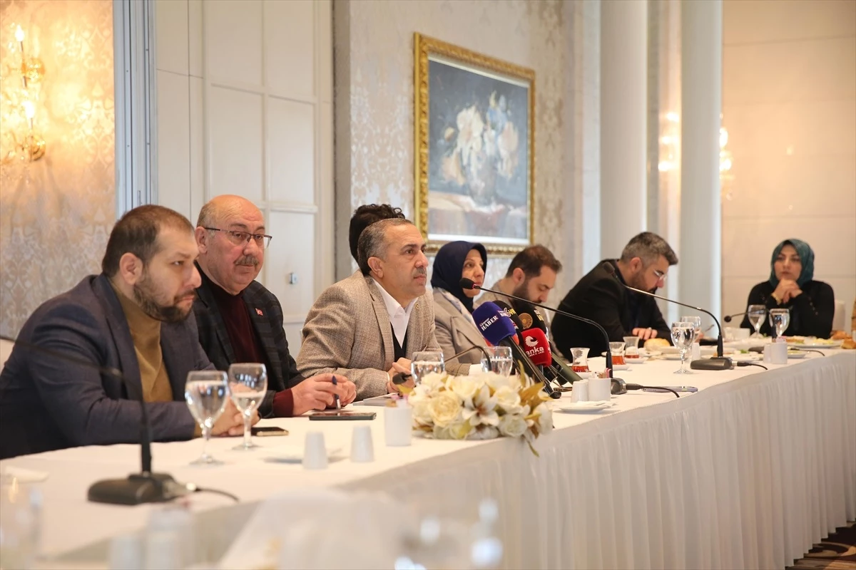 AK Parti Büyükşehir Belediye Başkan Adayı Abdulahat Arvas, Kentteki Gazetecilerle Buluştu