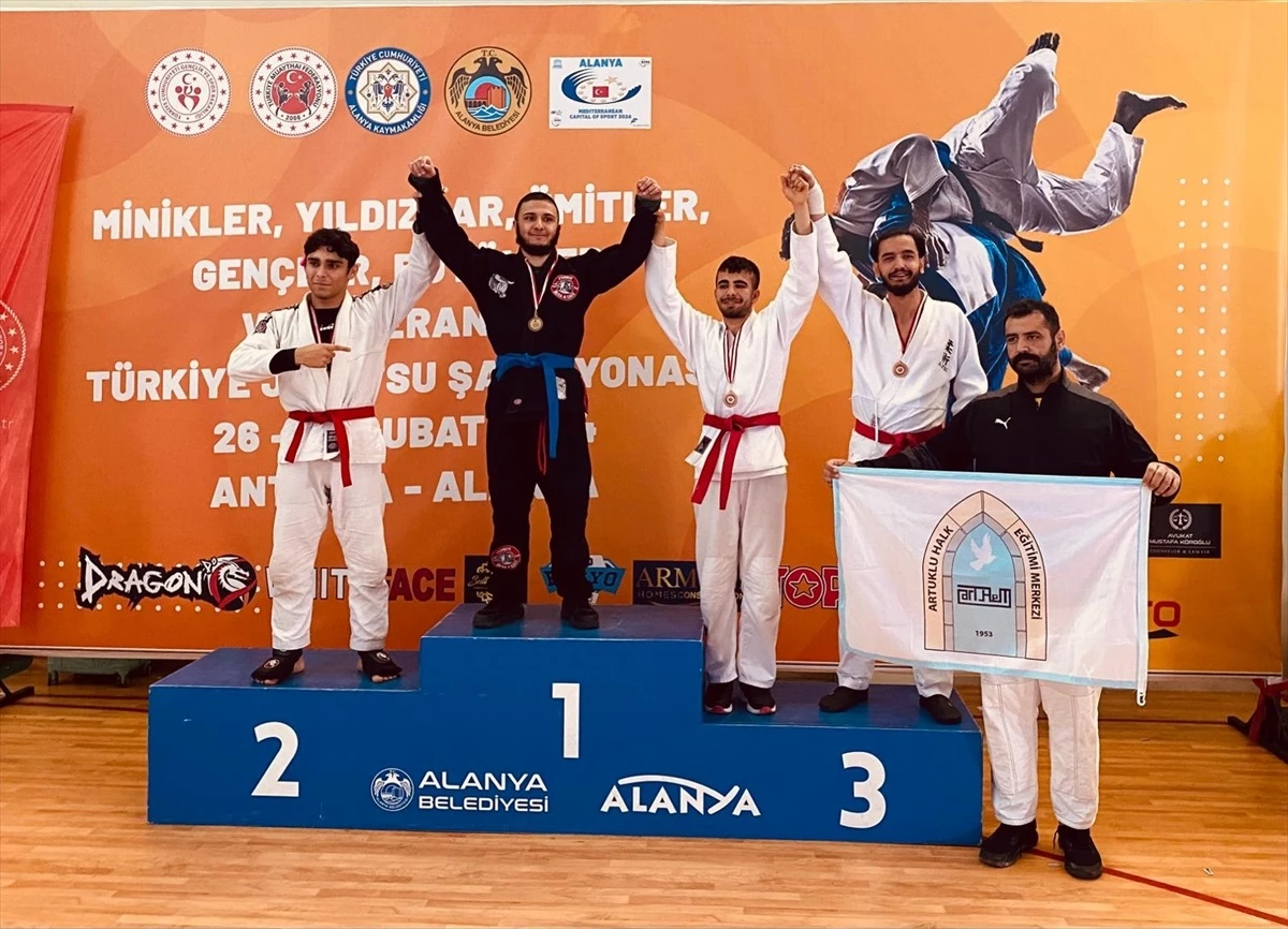 Artuklu Halk Eğitimi Spor Kulübü, Türkiye Ju-Jitsu Şampiyonasında 32 Madalya Kazandı