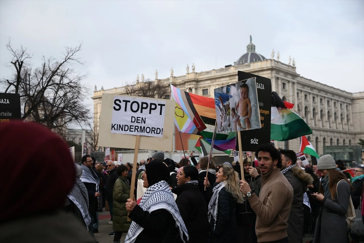 Viyana\'da İsrail\'in Gazze saldırıları protesto edildi