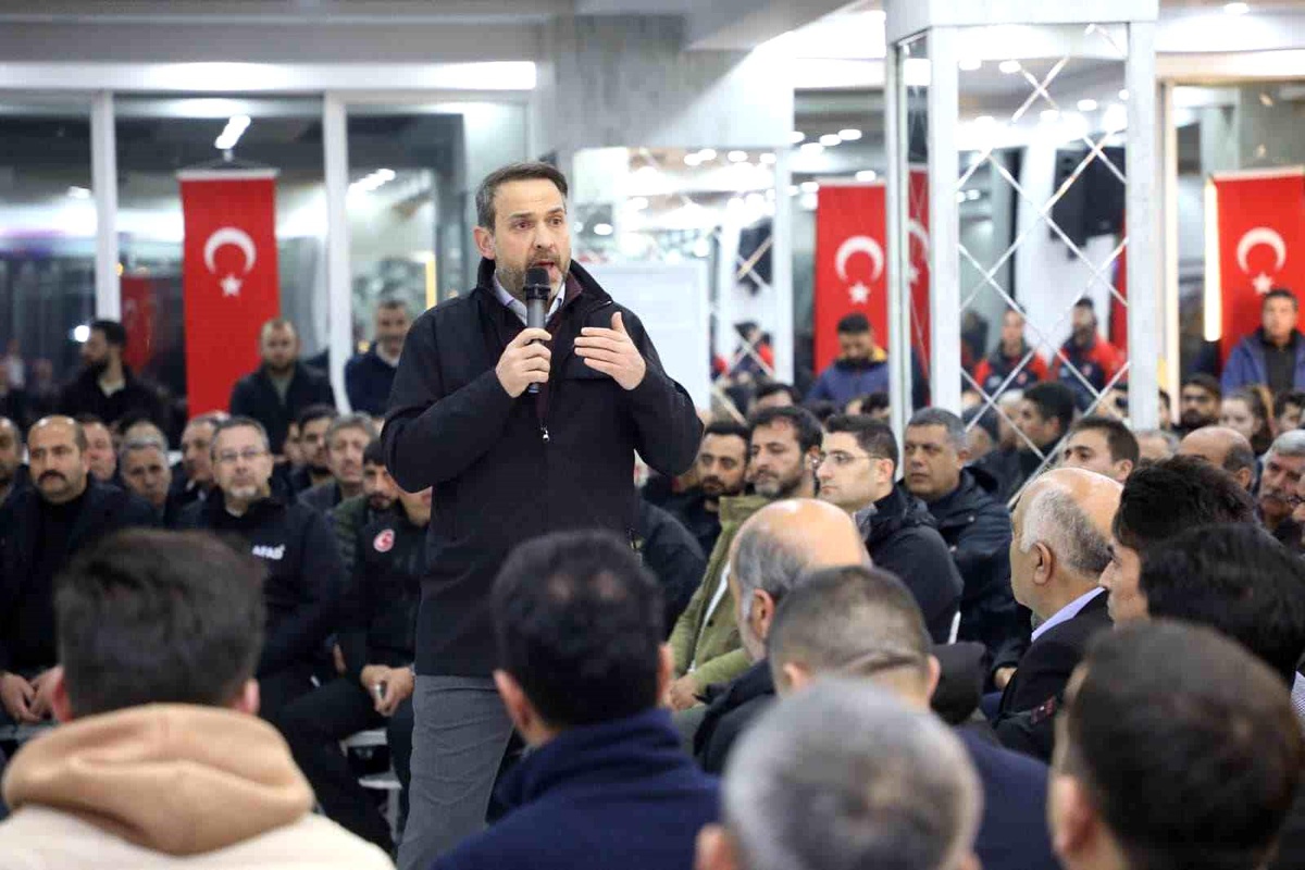 Enerji Bakanı Bayraktar, göçük altında kalan işçilere ulaşma çalışmaları hakkında bilgi verdi
