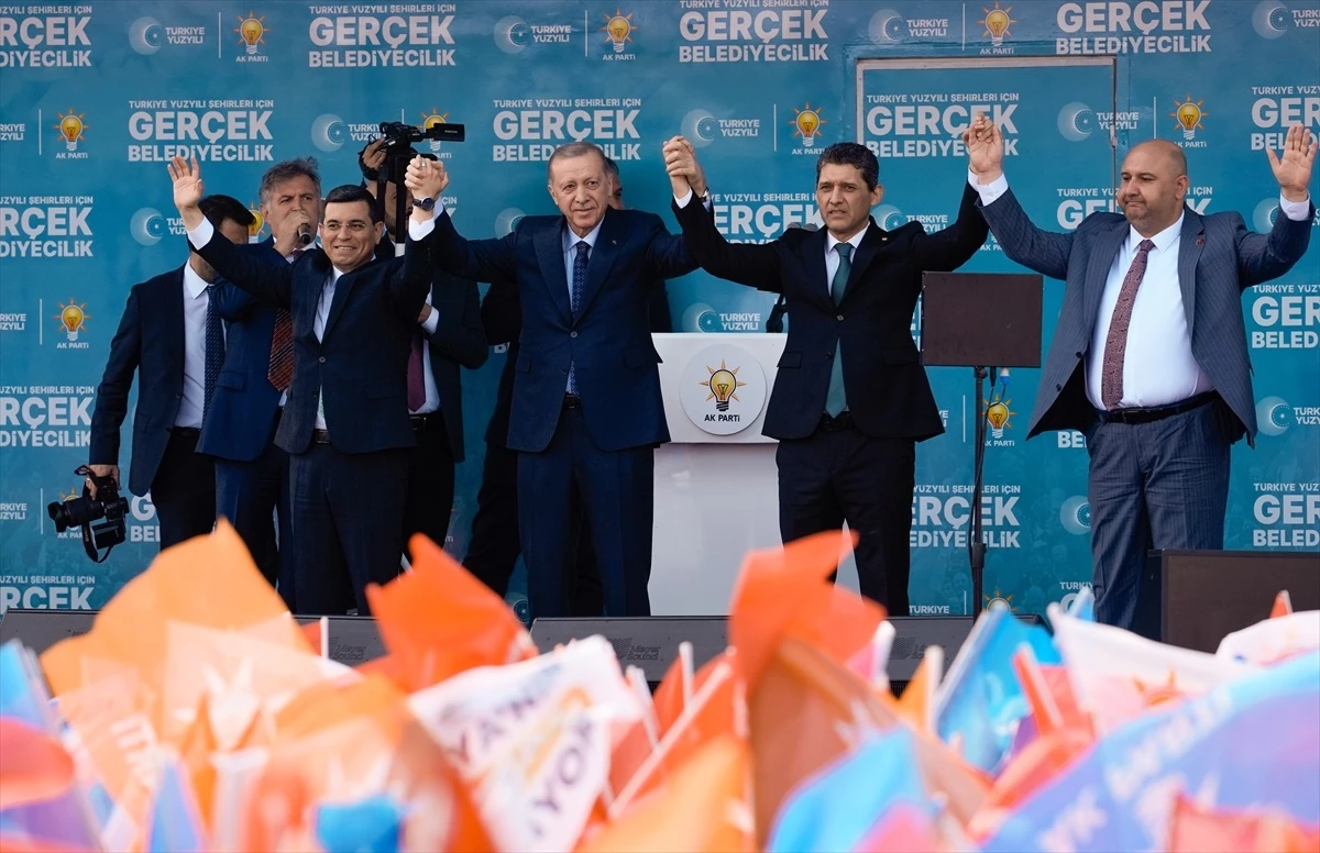 Cumhurbaşkanı Erdoğan: CHP\'nin Genel Başkanı önce İstanbul\'da, Mersin\'de ve kimi başka yerlerde DEM ile demlendi