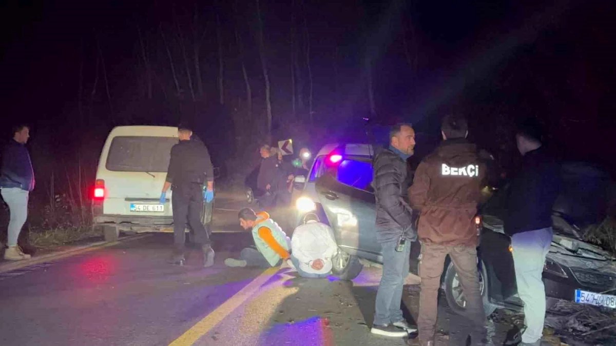 Sakarya\'da polis kovalamacası sonucu kaza: 3 şüpheli yakalandı