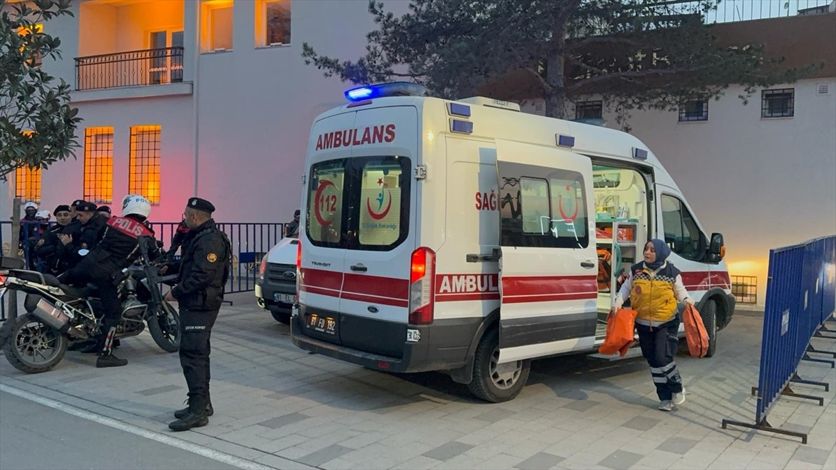 Düzce\'de tartıştığı kadın tarafından silahla vurulan kişi yaralandı