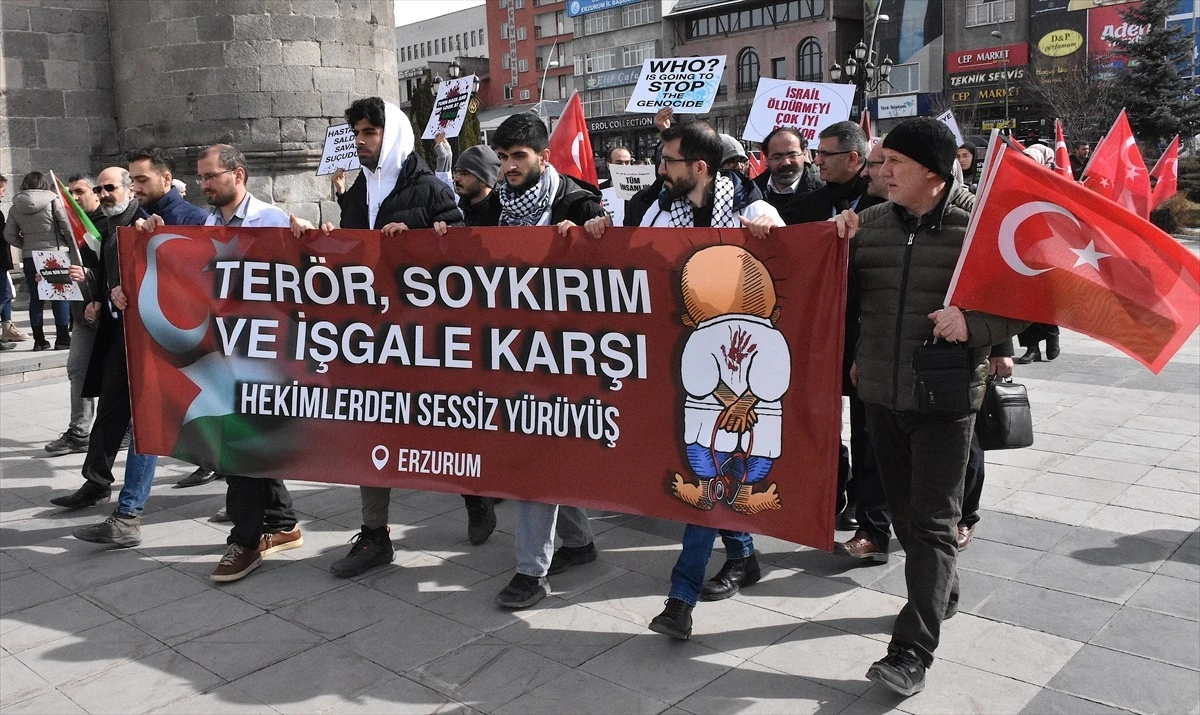 Erzurum\'da Sağlık Çalışanları İsrail\'in Saldırılarını Protesto Etti