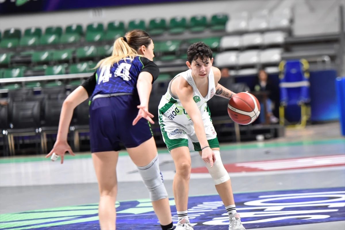 Bursa Uludağ Basketbol, Nesibe Aydın\'ı 70-67 yenerek galibiyetini aldı