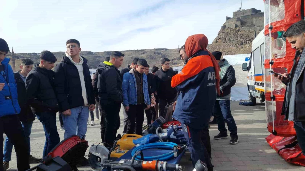 Kars\'ta Deprem Haftası etkinlikleri düzenlendi