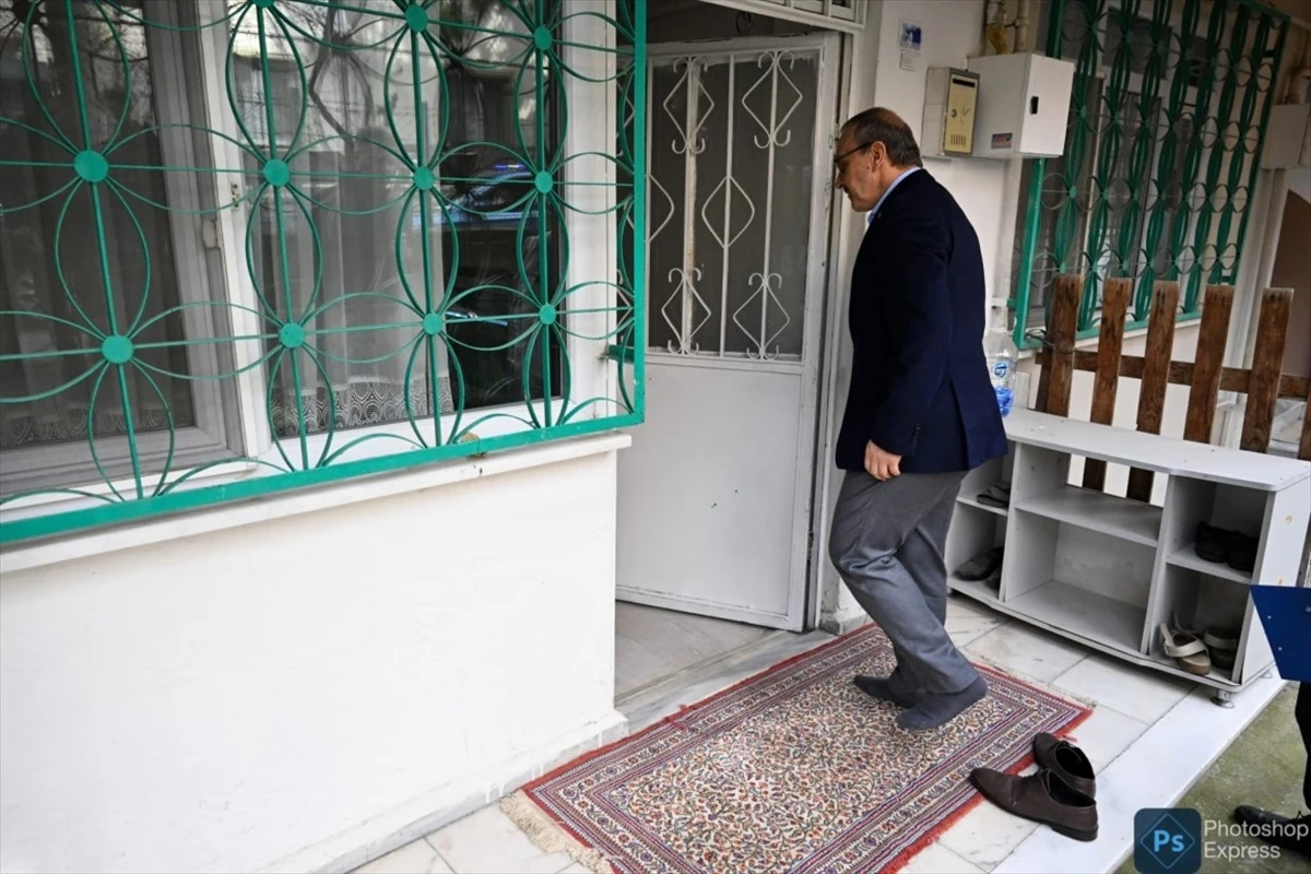 Kocaeli Valisi Seddar Yavuz, Gebze\'de 11 aileyi evinde ziyaret etti
