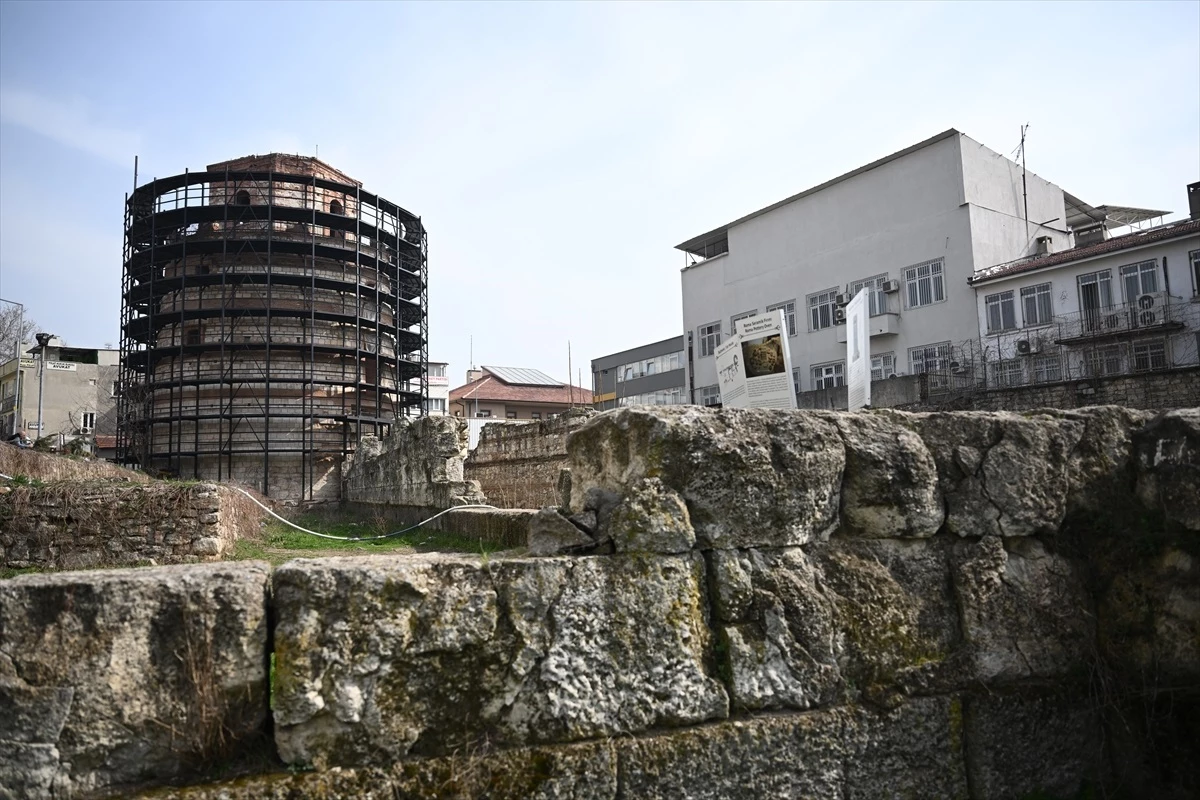 Edirne\'deki Makedon Kulesi\'nde Restorasyon Çalışmaları Devam Ediyor