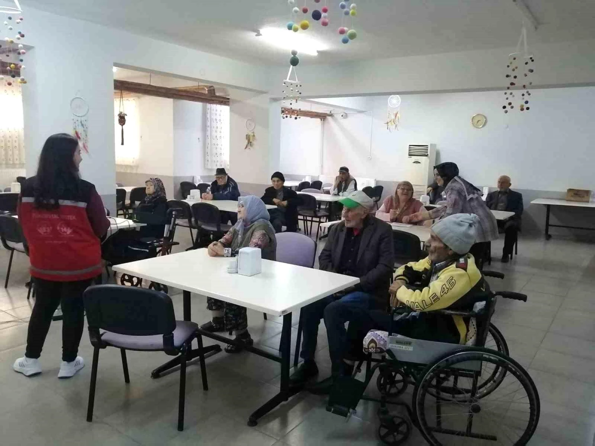 Nazilli Sosyal Hizmet Merkezi Müdürlüğü, Haluk Alıcık Huzurevi\'nde iletişim becerileri eğitimi düzenledi