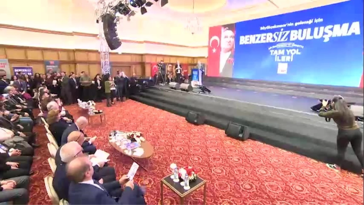 CHP Genel Başkan Yardımcısı Özgür Karabat: \'Bizim için partimize oy vermiş, vermemiş olmaz\'