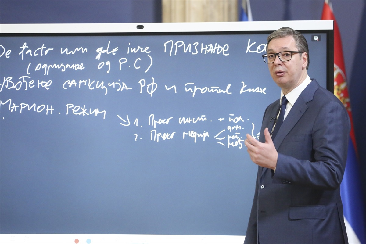 Sırbistan Cumhurbaşkanı Vucic, Batı\'nın ülkeye yönelik baskılarını eleştirdi