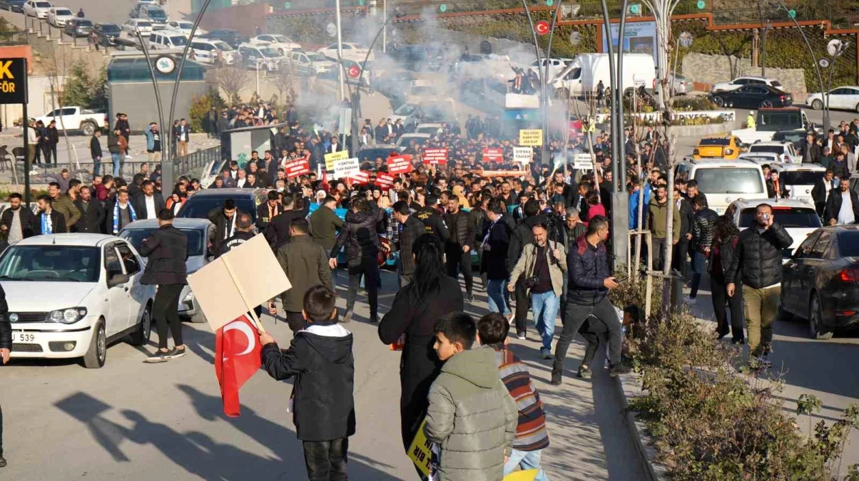 Şırnak\'ta Vatandaşlar Mehmet Yarka İçin Destek Yürüyüşü Gerçekleştirdi
