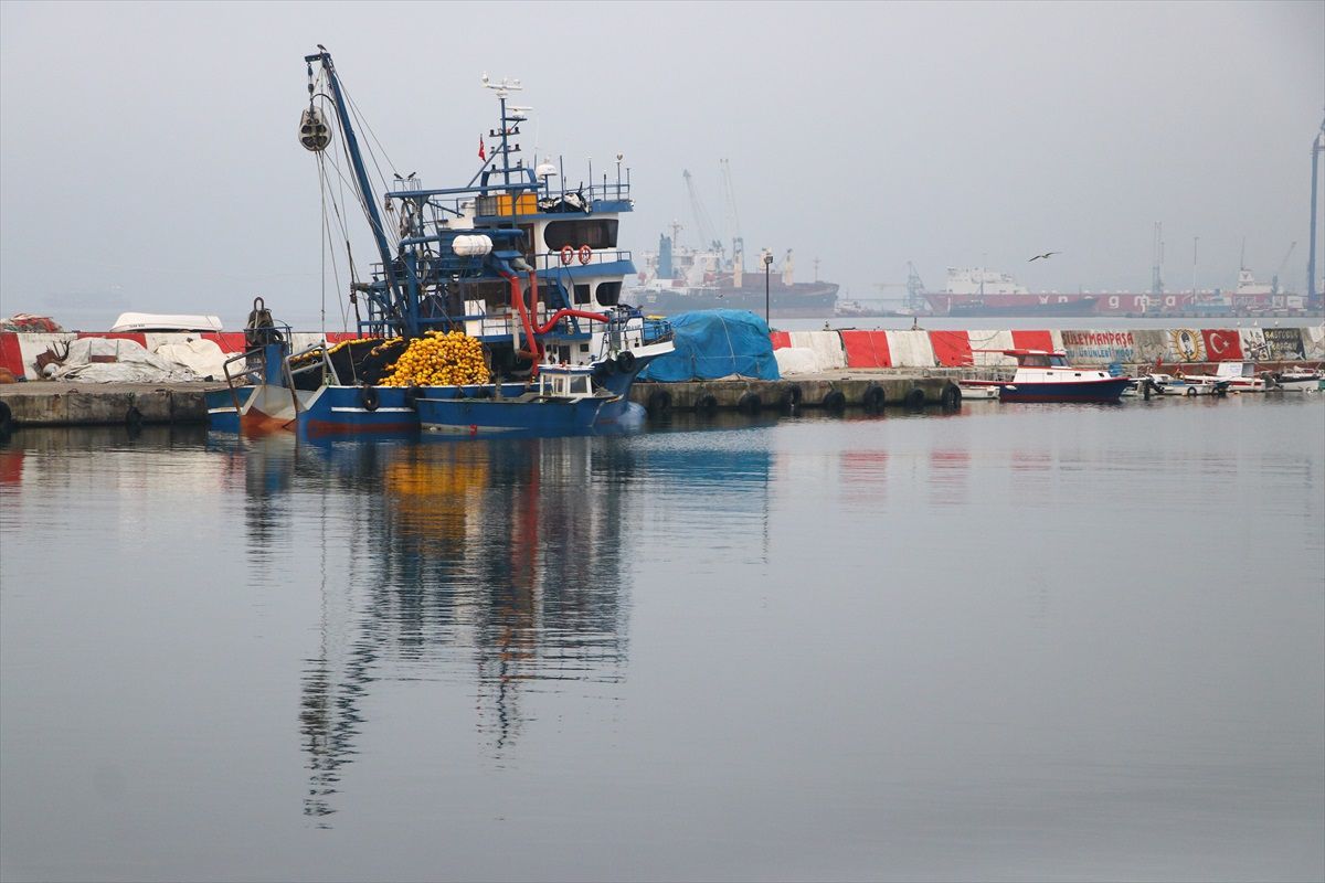Tekirdağ\'da etkili olan sis deniz ulaşımını aksattı